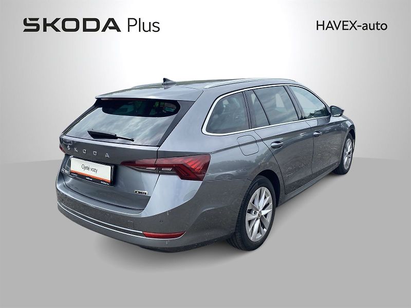 Škoda Octavia (2023) Combi 1.5 TSI ACT e-TEC DSG St - fotka 2 z 33
