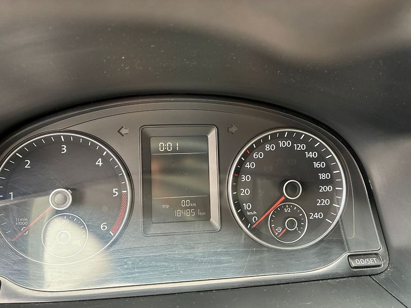 Volkswagen Caddy 2.0 TDi LONG 5 míst ČR DPH - fotka 17 z 18
