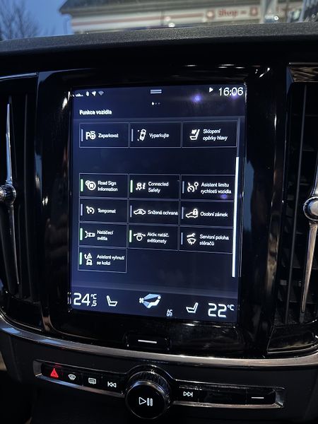 Volvo S90 (2018) D4 AWD, 4X4, Automat - fotka 8 z 13