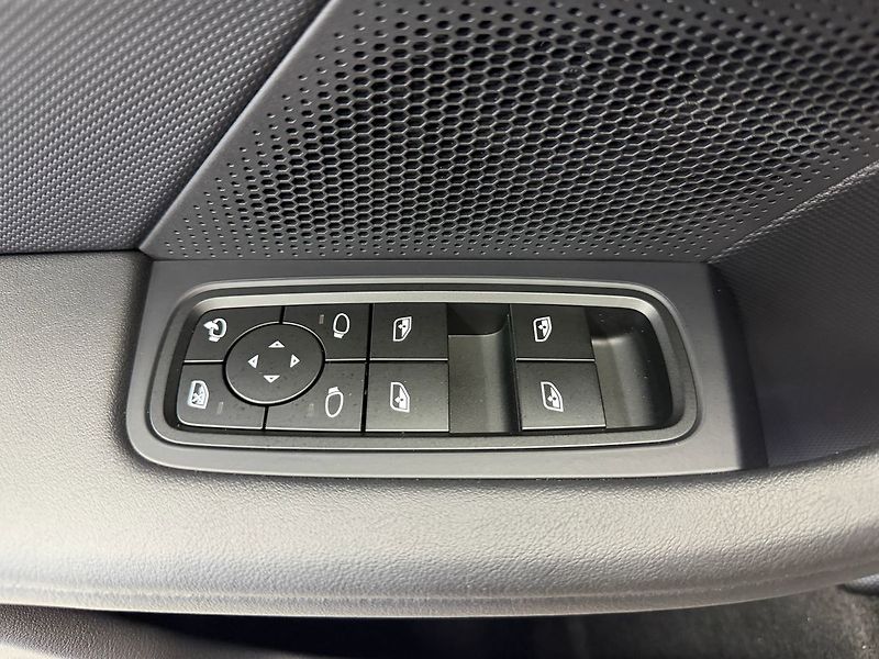 Porsche Taycan 4S PERFORMANCE, VZDUCH PASM, B - fotka 29 z 32