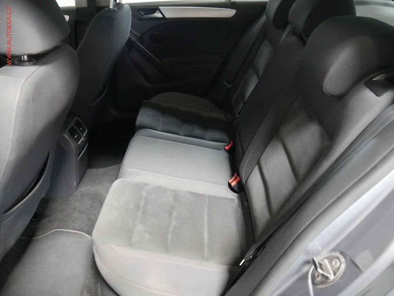 Volkswagen Golf (2009) 1.4TSi, AC, park.čidla - fotka 10 z 20