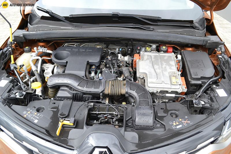 Renault Captur Intens E-TECH HYBRID 145 - fotka 40 z 45
