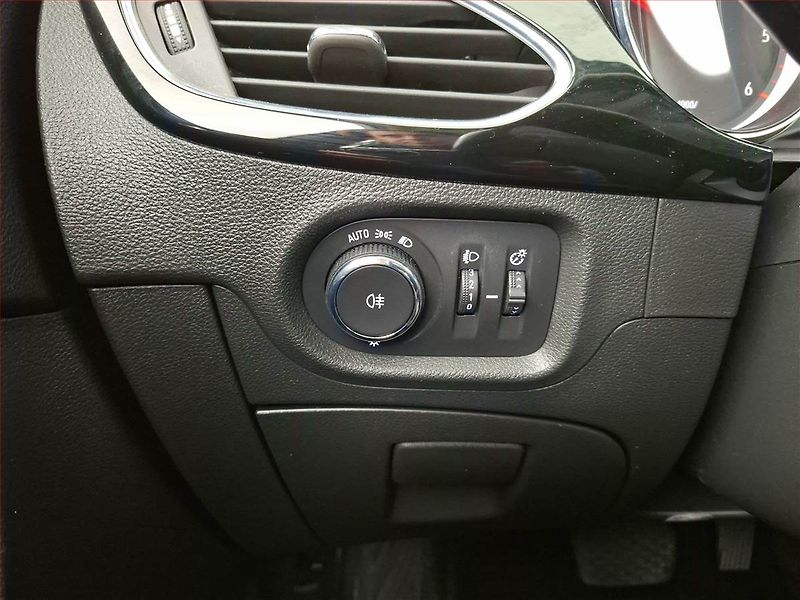 Opel Astra (2021) 1.5 CDTI, Automat, Tempomat - fotka 19 z 20