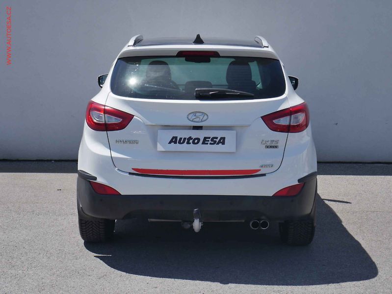 Hyundai ix35 (2014) 2.0CRDi 4x4, ČR, AT, park - fotka 5 z 16