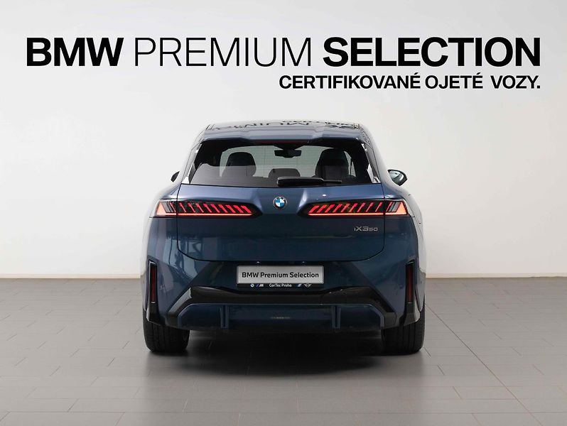 BMW iX3 50 xDrive - fotka 4 z 21