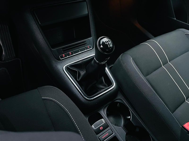 Volkswagen Tiguan 1.4TSi MANUÁL VÝHŘEV SERVISKA - fotka 37 z 45