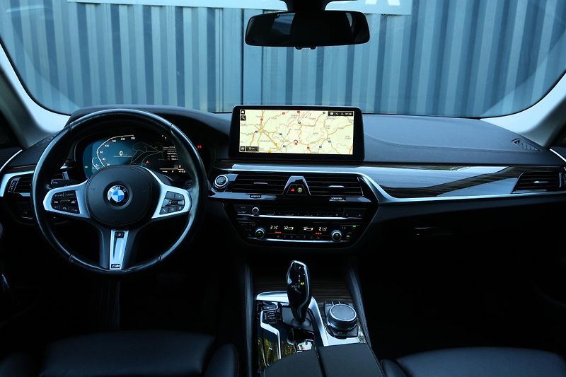 BMW Řada 5 540i xDrive, ČR, ACC, Harman - fotka 16 z 40