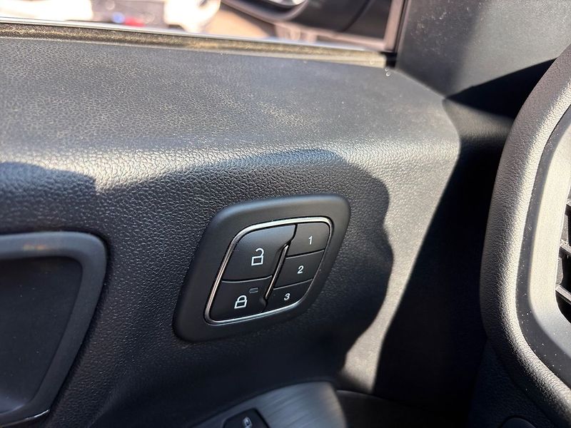 Ford Kuga 4x4 2,5HEV VIGNALE TOP VÝBAVA - fotka 20 z 20