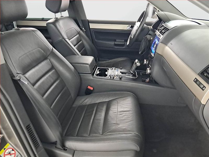 Volkswagen Touareg (2009) 3.0 TDI, 4X4, Automat, Xenony - fotka 9 z 21
