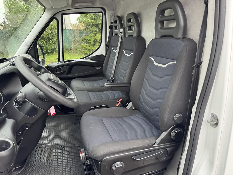 Iveco Daily 3.0,35S18,MAXI,klima,ČR,DPH - fotka 19 z 38