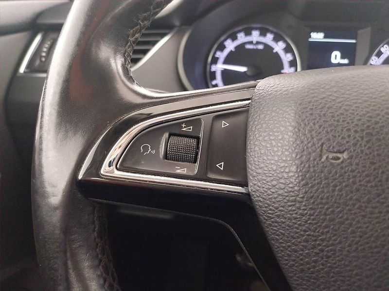 Škoda Octavia (2019) Ambition 1.6 TDI, Serv.kniha - fotka 15 z 19