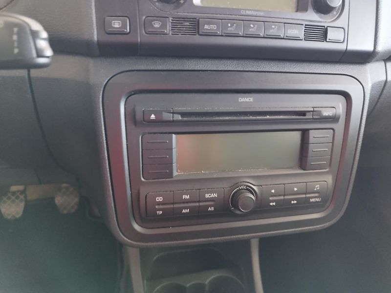 Škoda Roomster (2009) 1.4 63kW,KLIM.,TEMPOMAT - fotka 28 z 34