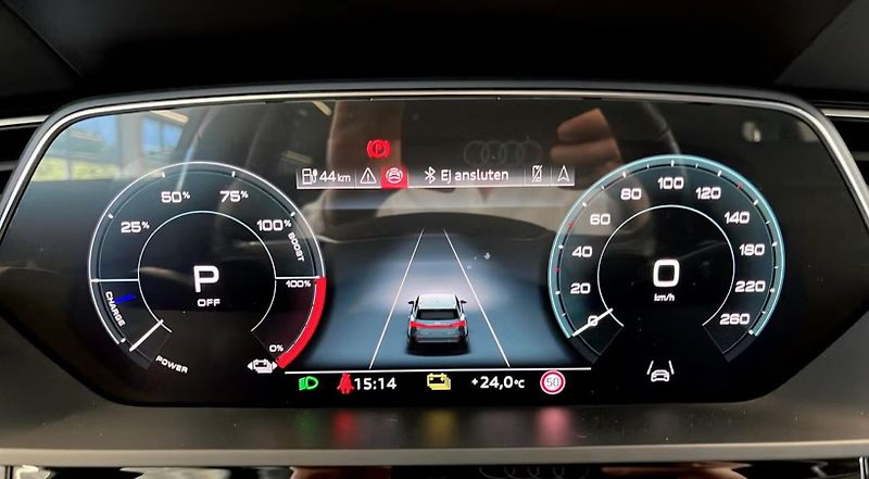 Audi Q8 e-tron 55 Q 360k Matrix Pano. Taž - fotka 18 z 21