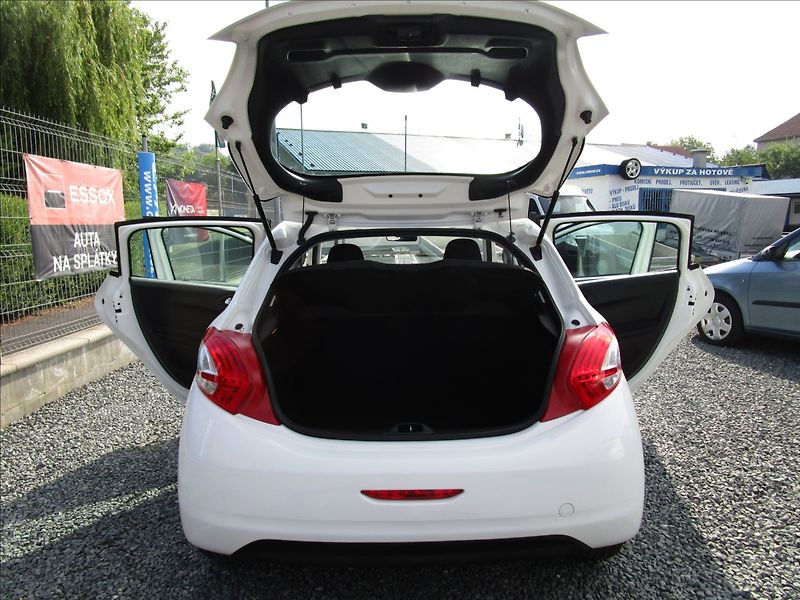 Peugeot 208 1.0i - fotka 31 z 40