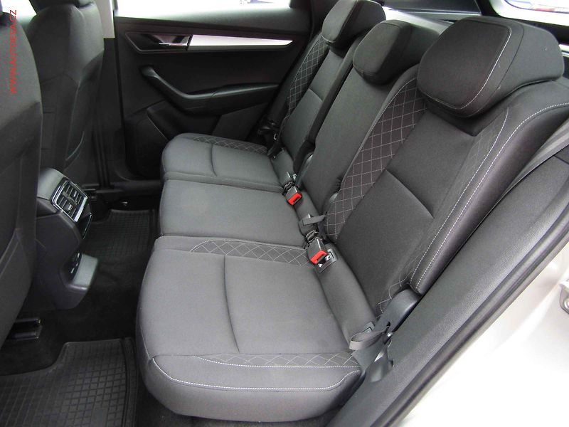 Škoda Karoq (2018) 1.6 TDi, Ambition - fotka 10 z 19