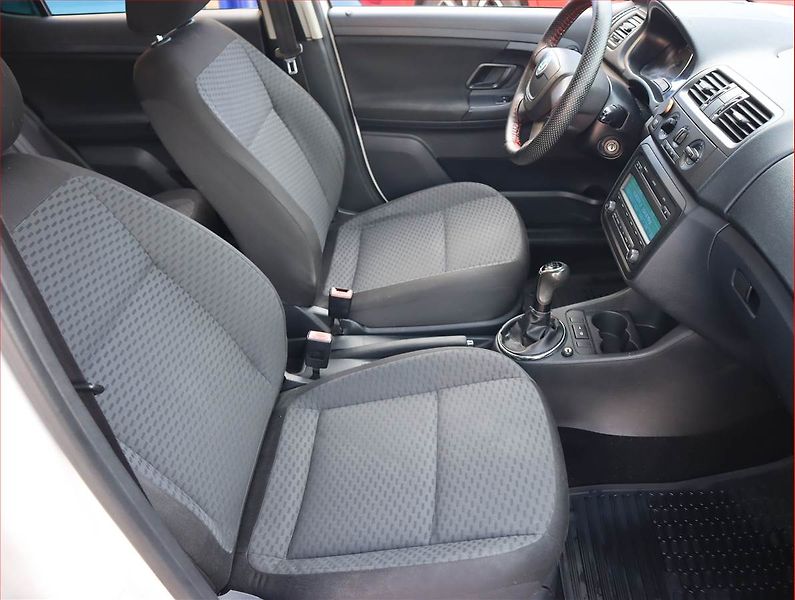 Škoda Fabia (2010) 1.2 TSI, po STK, dobrý stav - fotka 9 z 14