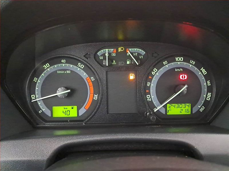 Škoda Fabia (2007) 1.4 16V, nová STK, Klima - fotka 11 z 15
