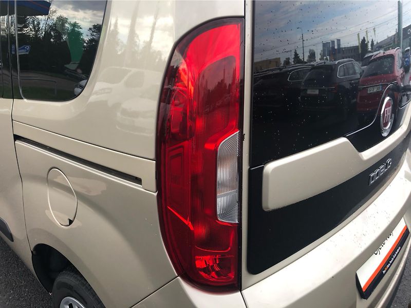 Fiat Dobló 1.4 i - fotka 24 z 28