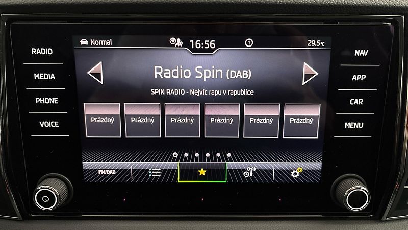 Škoda Karoq 2.0 TDI DSG Style - fotka 11 z 28