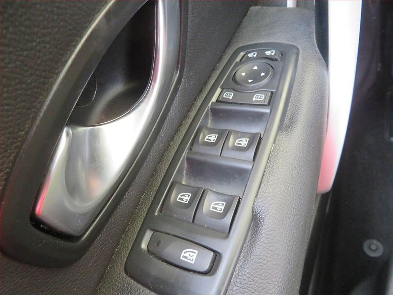 Renault Fluence (2010) 1.6 16V, Tempomat - fotka 15 z 15