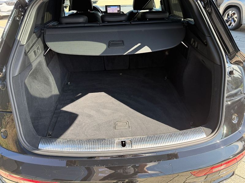 Audi Q5 S-line  2.0TDI 150kW Quattro S - fotka 19 z 23