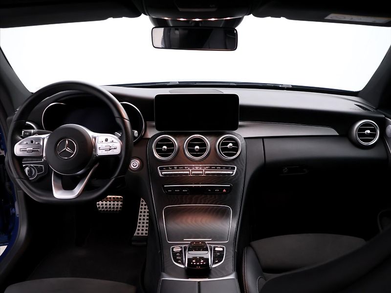 Mercedes-Benz Třídy C 3,0 400 245kW 4Matic AMG - fotka 33 z 40