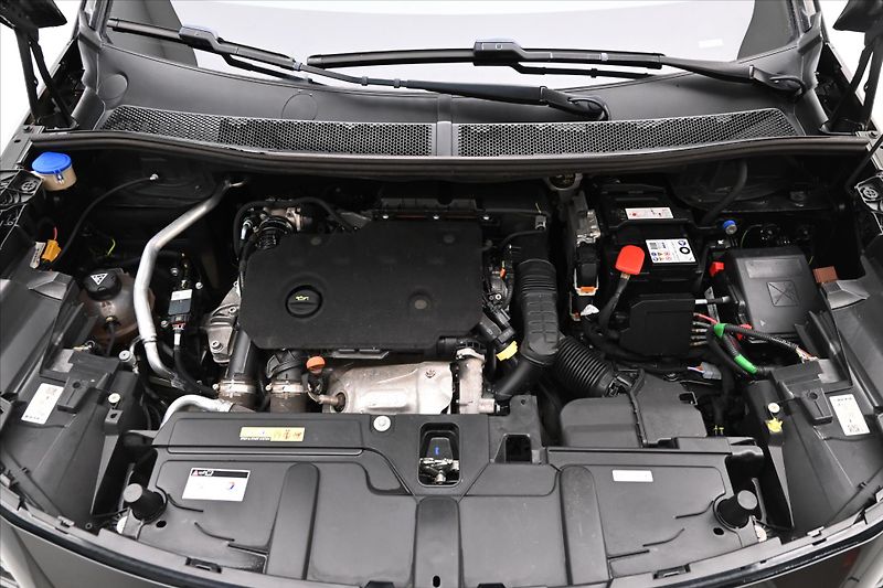 Peugeot 5008 1,5 96kW BlueHDi 7 míst Záruka - fotka 9 z 29