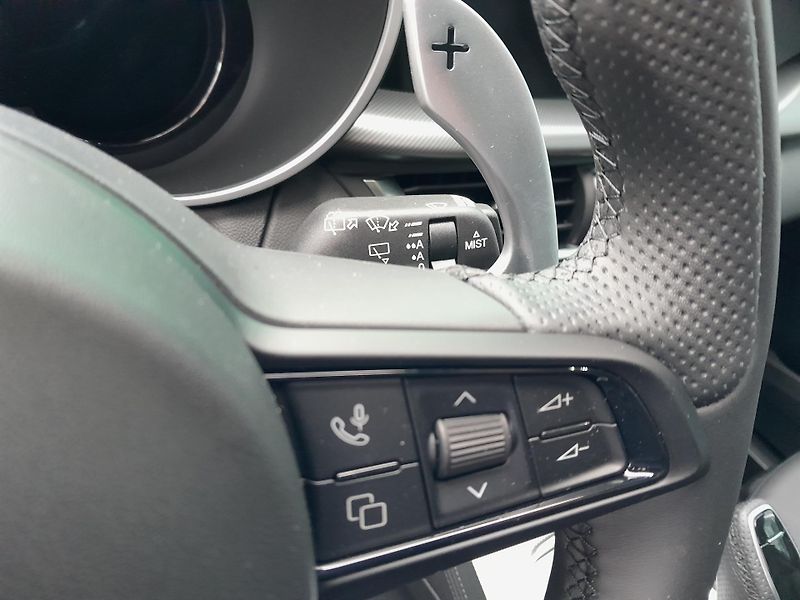 Alfa Romeo Stelvio (2026) Veloce 4x4 2,0 280PS - fotka 30 z 38