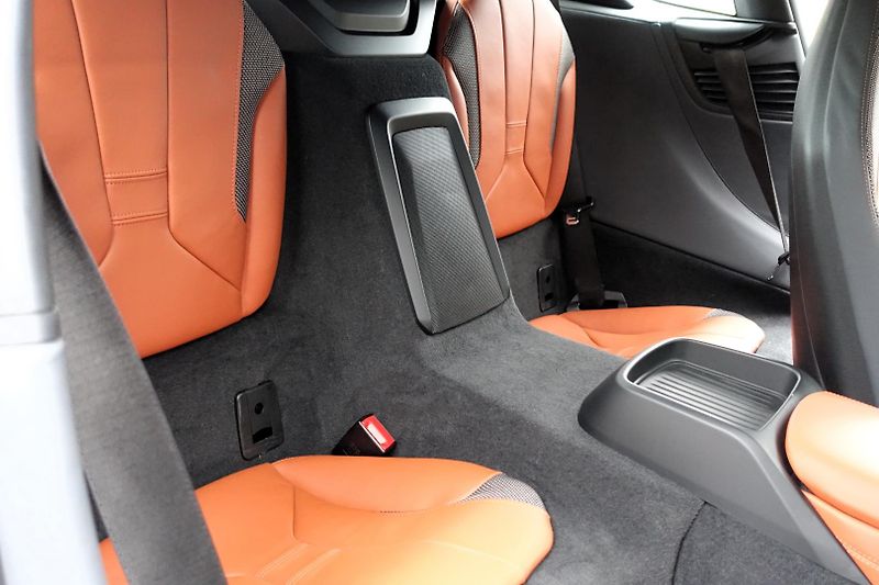 BMW i8 Coupe, Facelift, Lasery - fotka 29 z 31