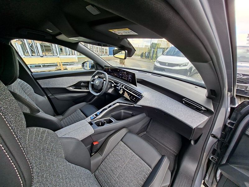 Peugeot 3008 ALLURE HYBRID 145k e-DCS6 - fotka 14 z 29