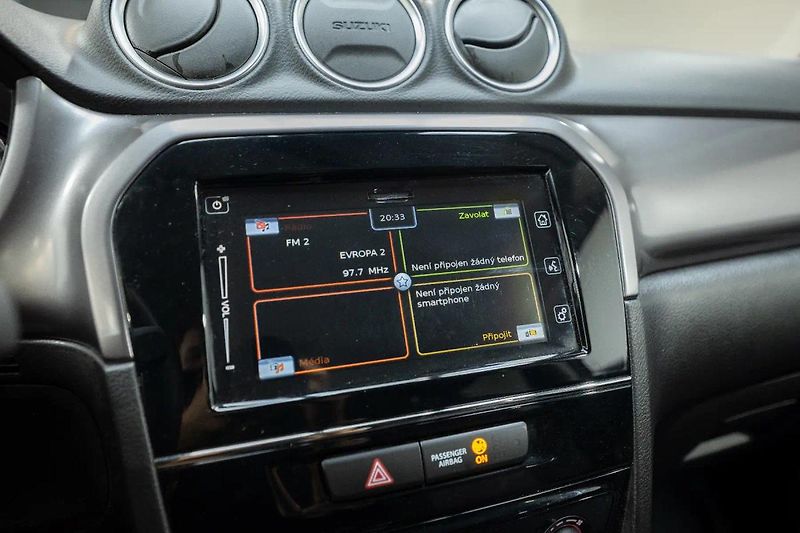 Suzuki Vitara Hybrid 1.4 95 kW - fotka 13 z 34