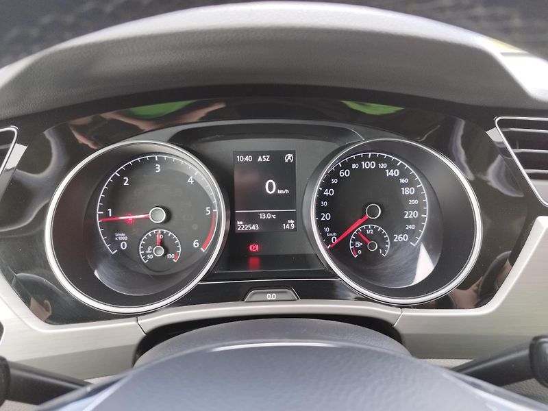Volkswagen Touran 1,6 TDI  - fotka 14 z 29
