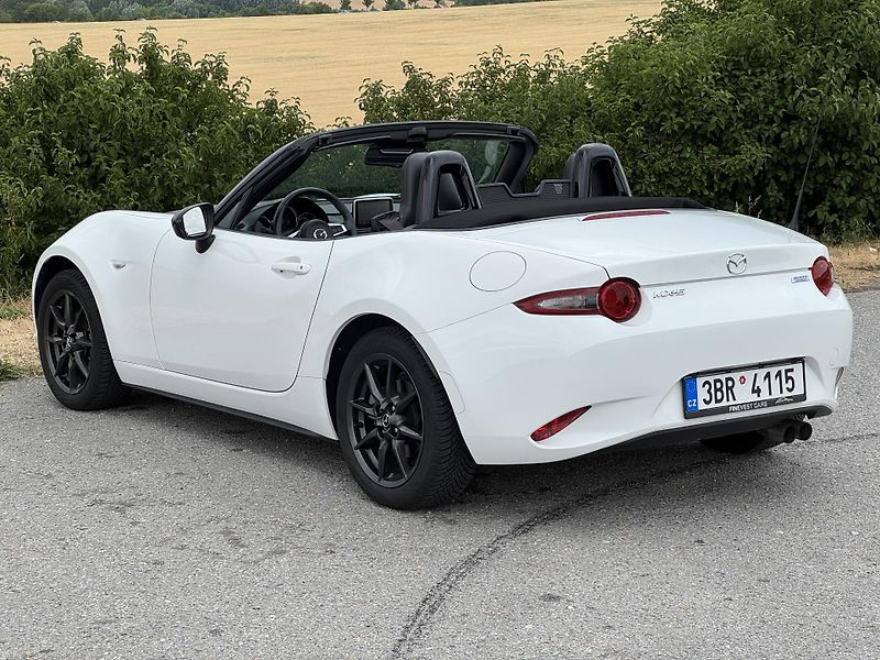 Mazda MX-5 1.5 96 kW Soft top CarPlay - fotka 2 z 28