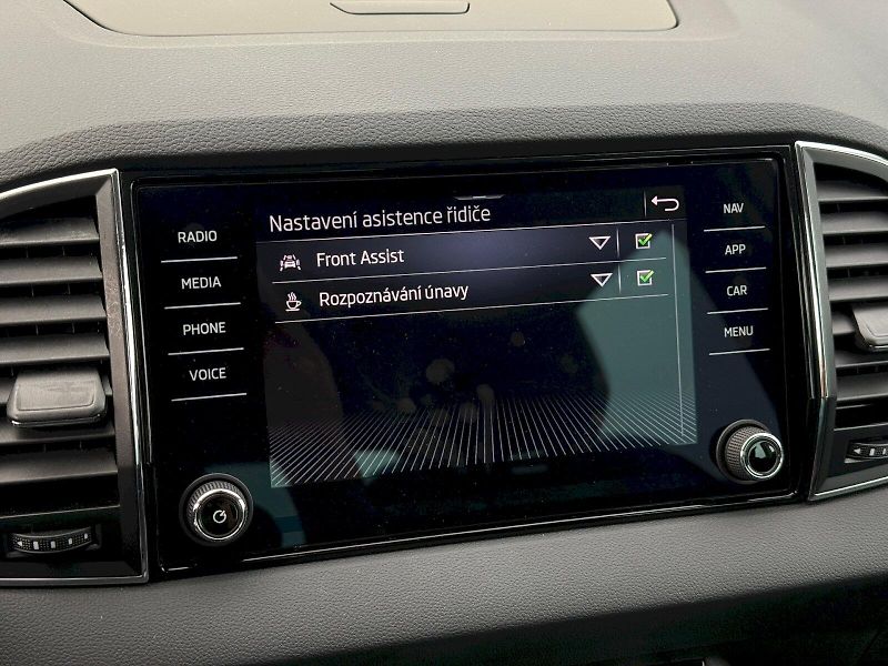 Škoda Karoq (2023) 1.5 TSI 110 kW DSG - fotka 18 z 24