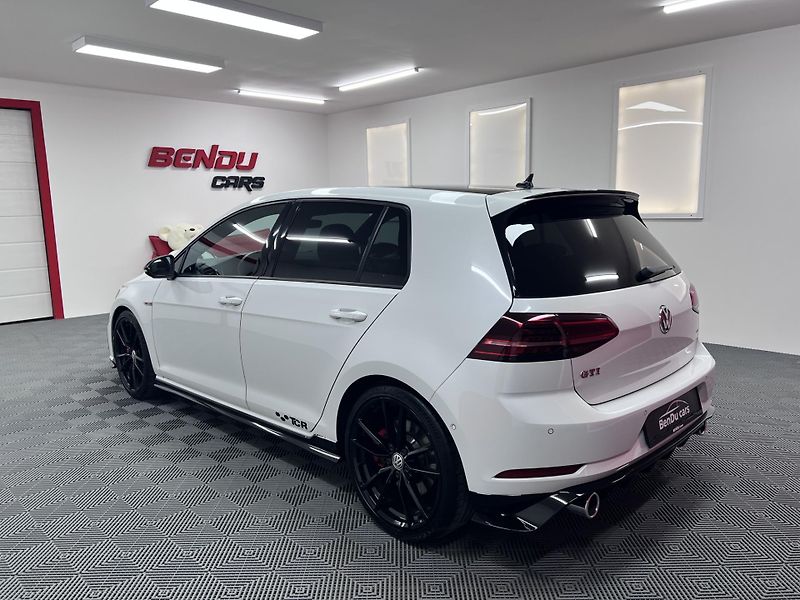 Volkswagen Golf GTI TCR, 2.0 TSI 213 kW - fotka 6 z 46