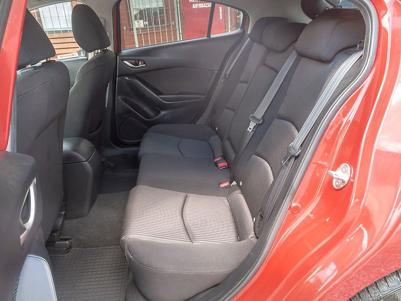 Mazda 3 (2015) ČR 2.2D 110KW – PLNÁ SERVISKA! - fotka 43 z 54