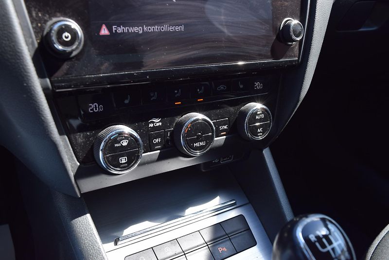 Škoda Octavia (2019) 1.5TSI 110kw AMBI VÝHŘEV NAVI - fotka 23 z 50