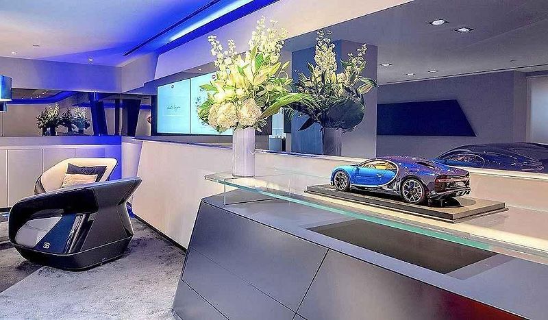 Bugatti Chiron jako model v měřítku 1:8.