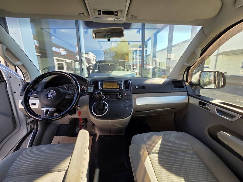 Volkswagen Multivan (2010) 2.0 TDI DSG 132kW - fotka 10 z 27