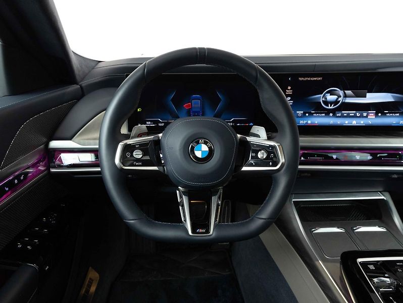 BMW Řada 7 740d xDrive Sedan - fotka 13 z 25