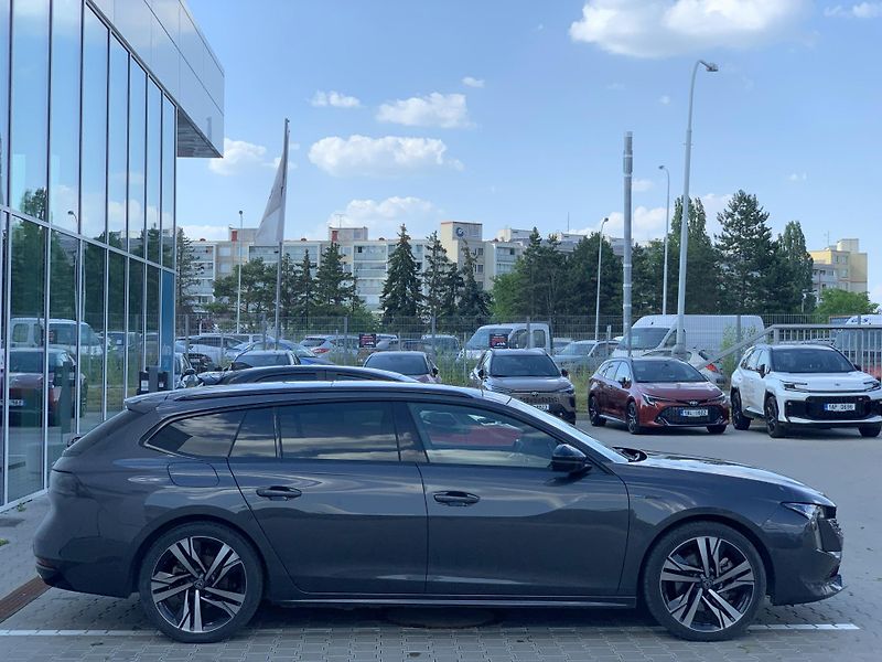 Peugeot 508 SW  GT 1.6 PHEV165kW e-EAT8 - fotka 10 z 38