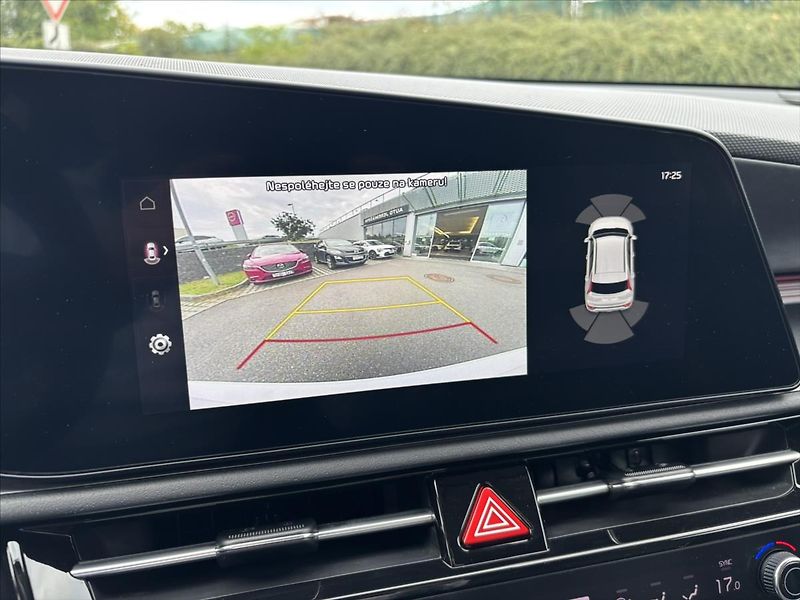 Kia e-Niro 0,0 Style ZÁRUKA 1.ČR SoH 99% - fotka 16 z 42