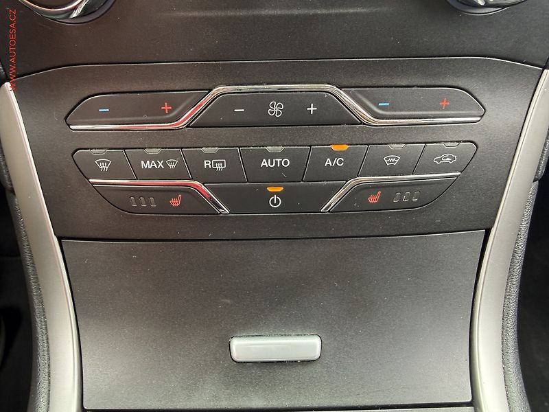 Ford Galaxy (2016) 2.0 TDCi, AT - fotka 17 z 19