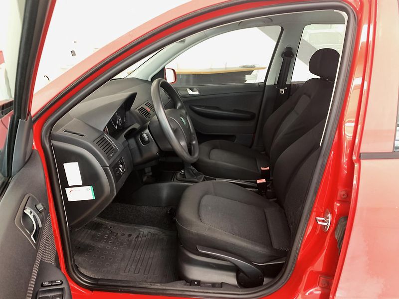 Škoda Fabia 1.2 HTP, ČR - fotka 9 z 21