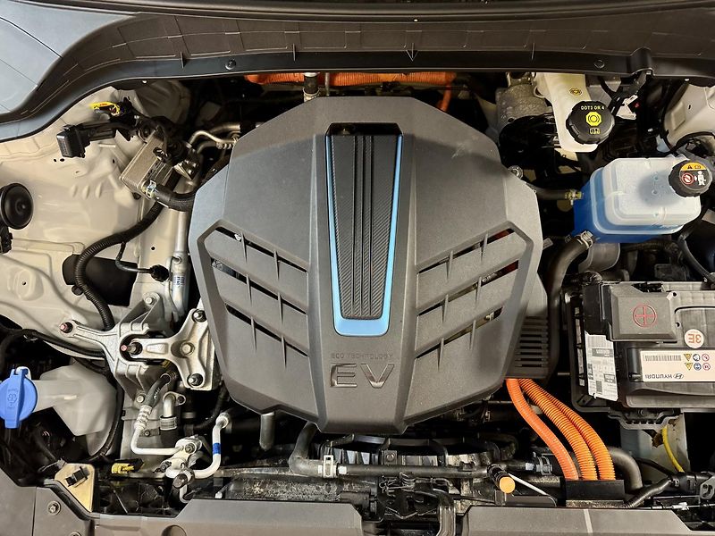 Hyundai Kona (2020) EV ELEKTRIC 100Kw 1 MAJITEL KA - fotka 24 z 53