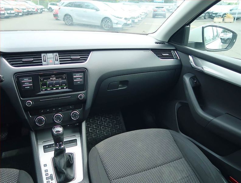 Škoda Octavia (2015) Ambition 1.6 TDI, Automat - fotka 8 z 16