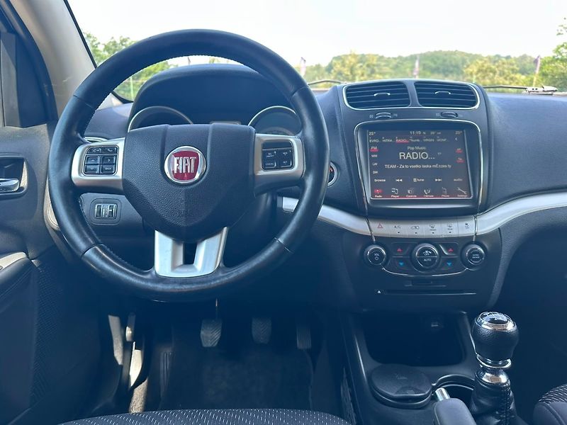 Fiat Freemont 2.0JTD 7-míst/Tempomat/Tažné - fotka 29 z 35