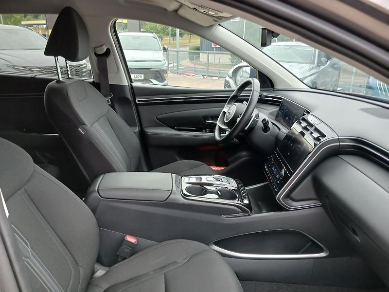 Hyundai Tucson Plug-in Hybrid1,6 T-GDI 4x4 AT - fotka 13 z 20