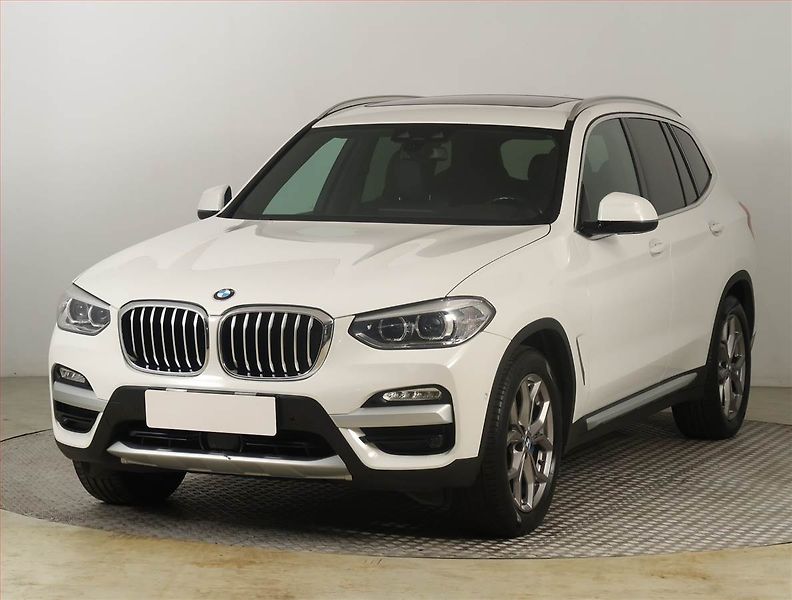 BMW X3 (2018) xDrive30d - fotka 2 z 25