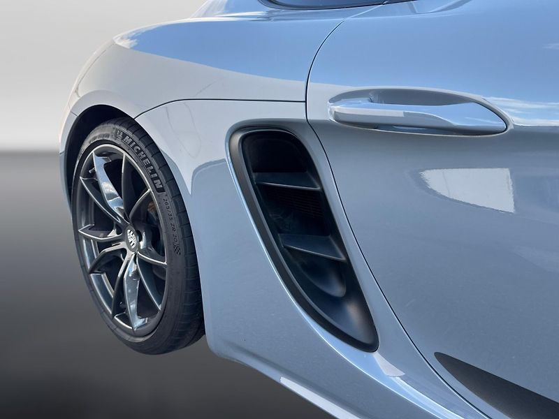 Porsche Cayman T - fotka 22 z 28